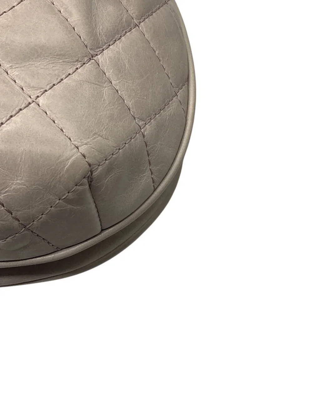 CHANEL LIGHT LILAC QUILTED AGED LEATHER BUBBLE FLAP HANDBAG